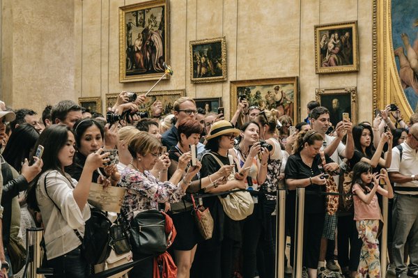How to find guided tours focused on the history of British art and artists?